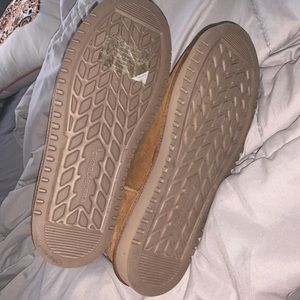 UGG Shoes - BRAND NEW UGGS womens 9 UGG Shoes - BRAND NEW UGGS womens 9